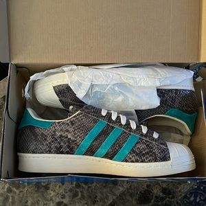Adidas shell toe snake skin. Brand New excellent condition with box.